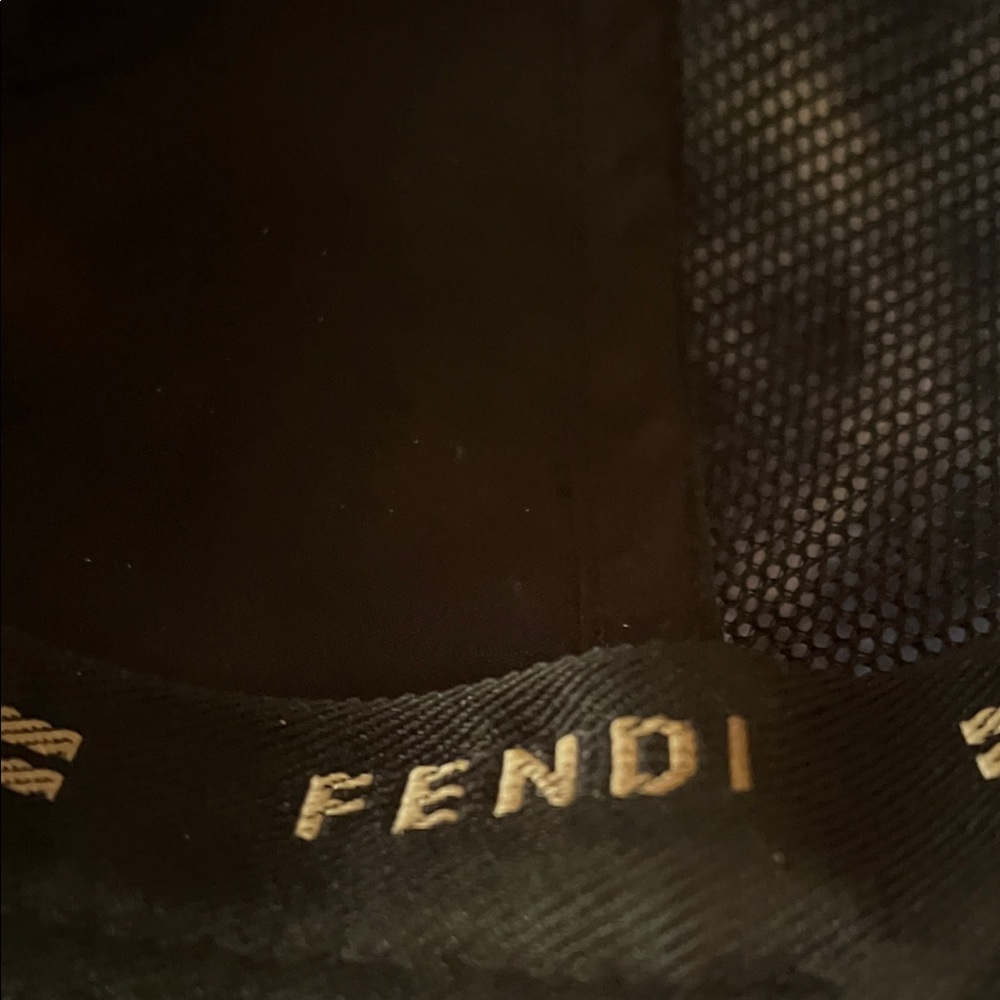 Fendi Black Cap with Gold Logo Plaque - Picture 4 of 7